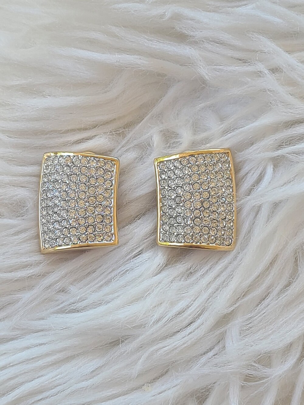 DS Co. Daniel Swarovski Crystal Pave Clip On Earrings- Great Vintage Condition